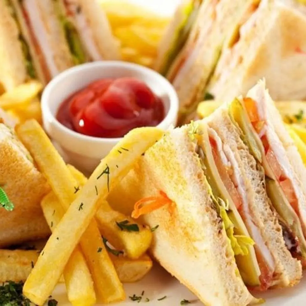 Boneless Chicken Club